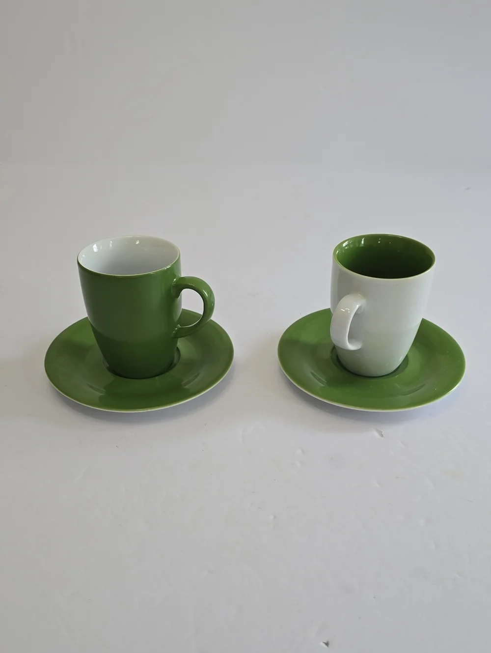 Kahla Demitasse Espresso 2 Cups 2 Saucers Green White Germany